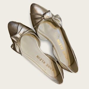 Ann Klein Metallic Bow Flats 🌛